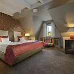 Отель Village 4*