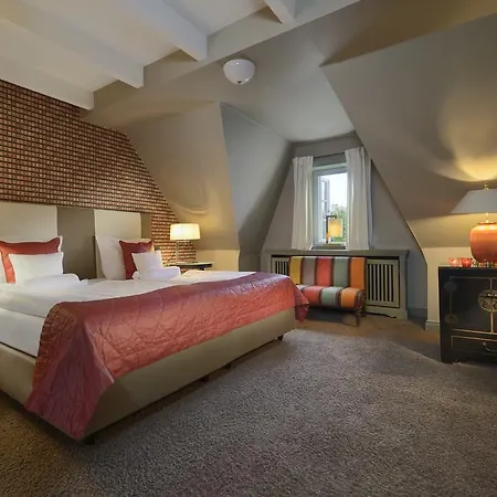 Hotel Village 4*